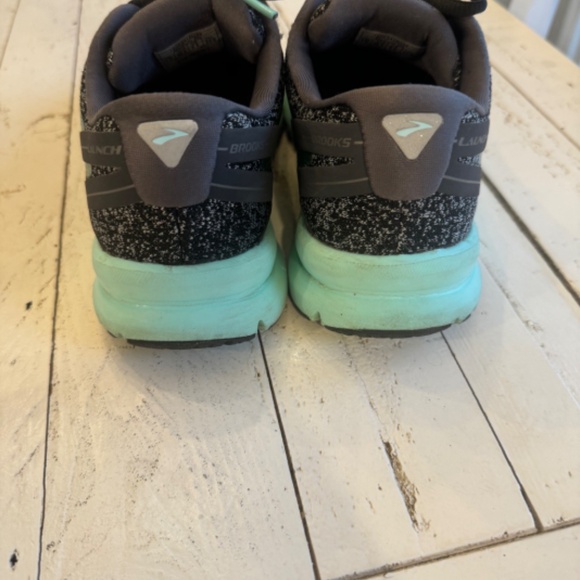 Women’s Brooks Launch 4 Running Shoe - Picture 3 of 5